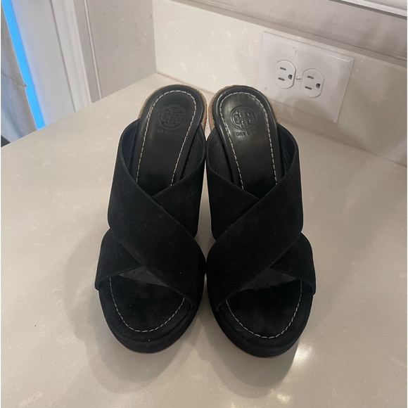 New Tory Burch Size 9. New, No tags. Beautiful black suede gold sign. - Picture 7 of 11